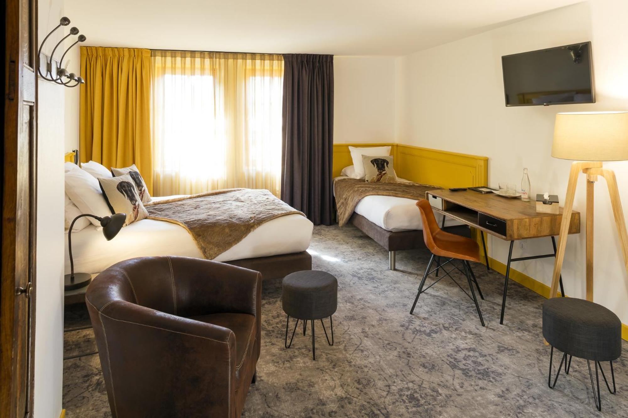 Contact Hotels Le Savigny & Spa Blacé Exteriér fotografie