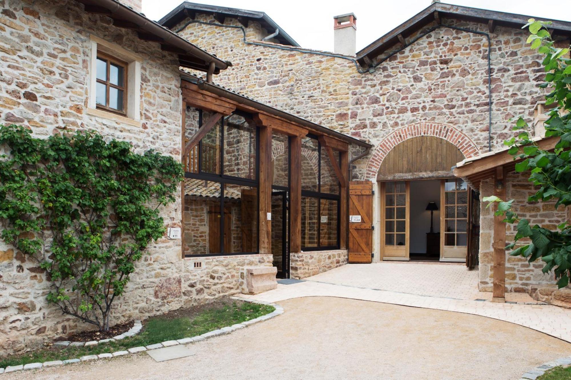 Contact Hotels Le Savigny & Spa Blacé Exteriér fotografie
