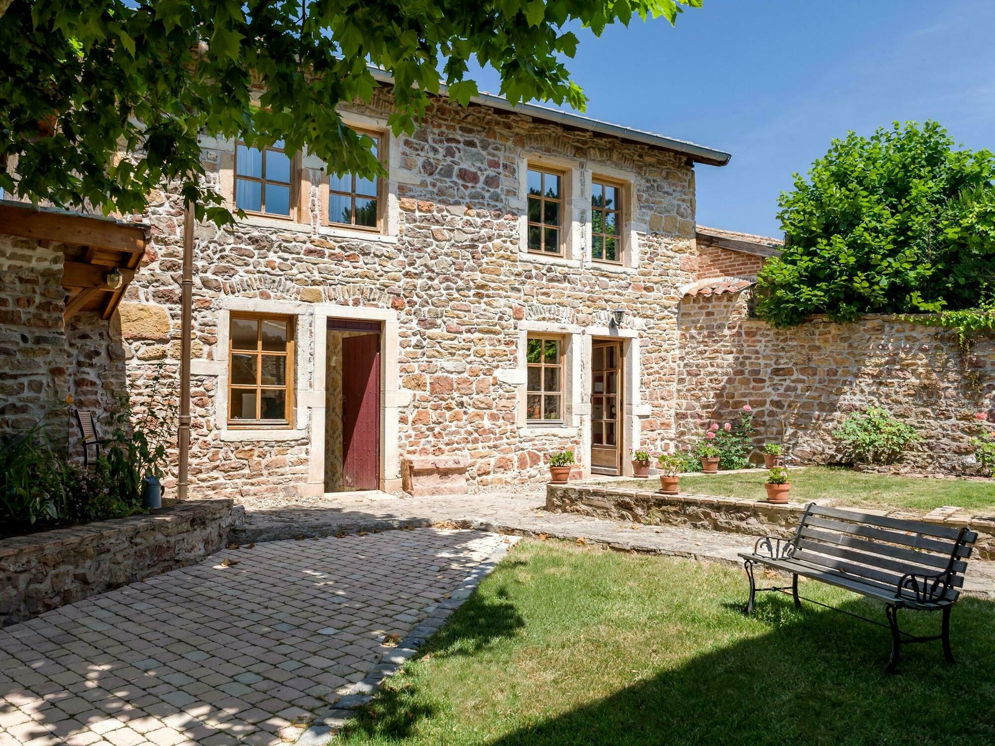 Contact Hotels Le Savigny & Spa Blacé Exteriér fotografie