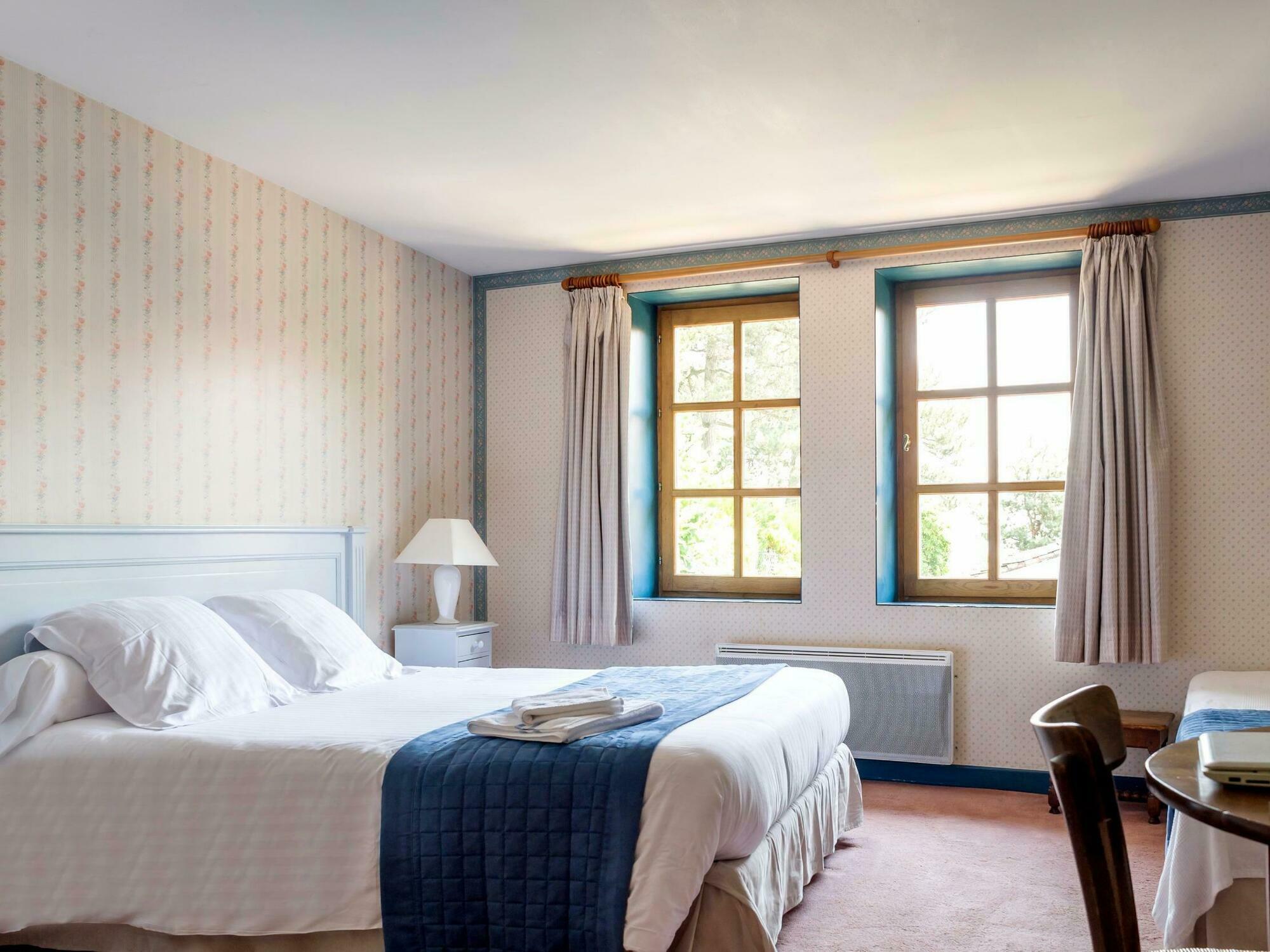 Contact Hotels Le Savigny & Spa Blacé Exteriér fotografie